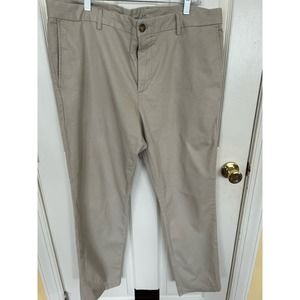 Old Navy‎ Men’s 38 x 32 Slim Built-in Flex Khaki Pants